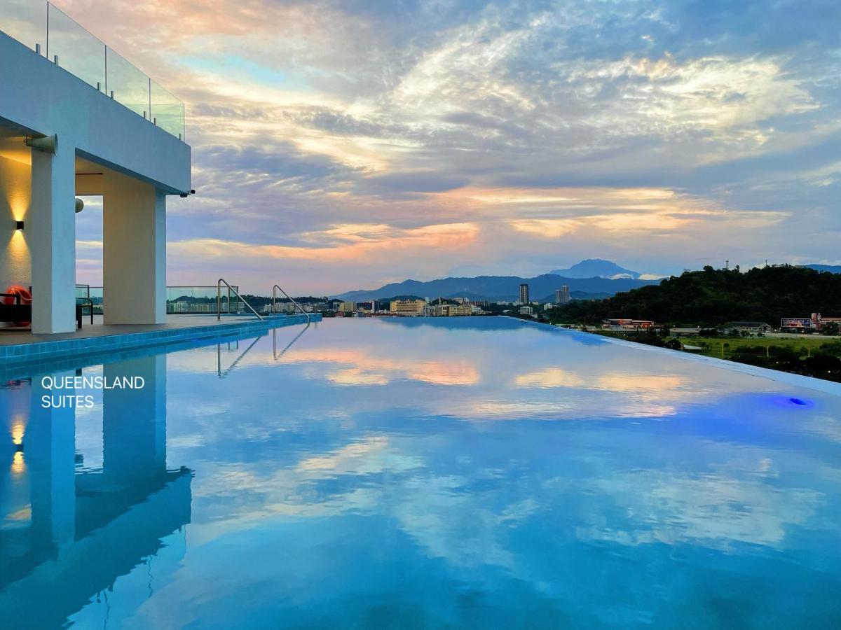 Queensland Suites At Aru Suites, Кота-Кінабалу Екстер'єр фото