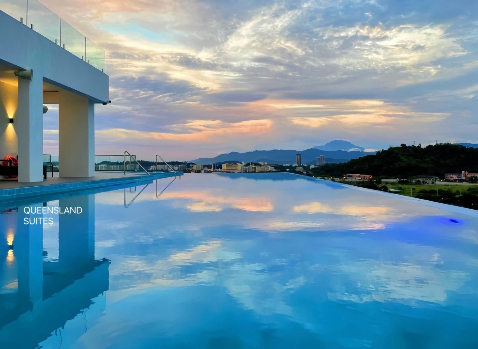 Queensland Suites At Aru Suites, Кота-Кінабалу Екстер'єр фото
