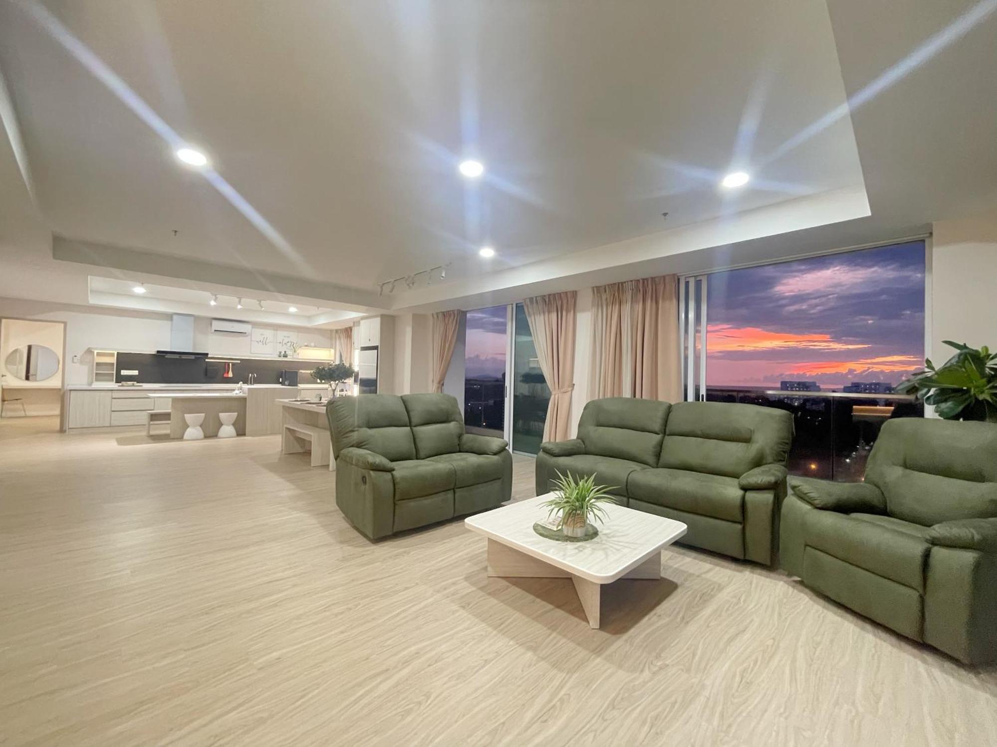 Queensland Suites At Aru Suites, Кота-Кінабалу Екстер'єр фото