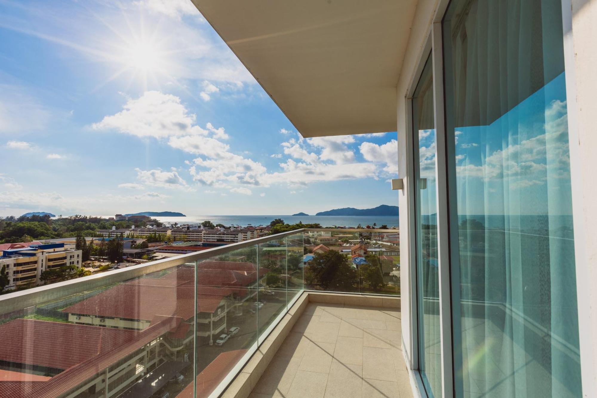 Queensland Suites At Aru Suites, Кота-Кінабалу Екстер'єр фото