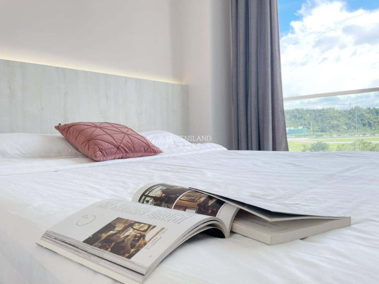 Queensland Suites At Aru Suites, Кота-Кінабалу Екстер'єр фото