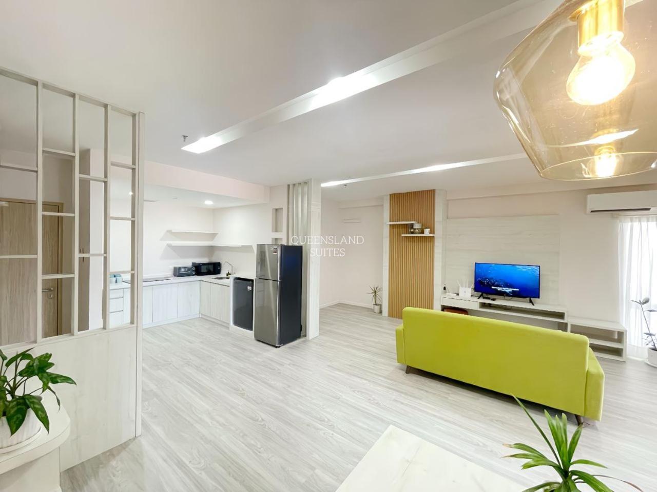Queensland Suites At Aru Suites, Кота-Кінабалу Екстер'єр фото